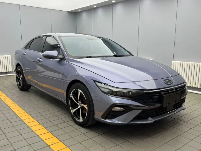 Hyundai Elantra — Фото автомобиля 3