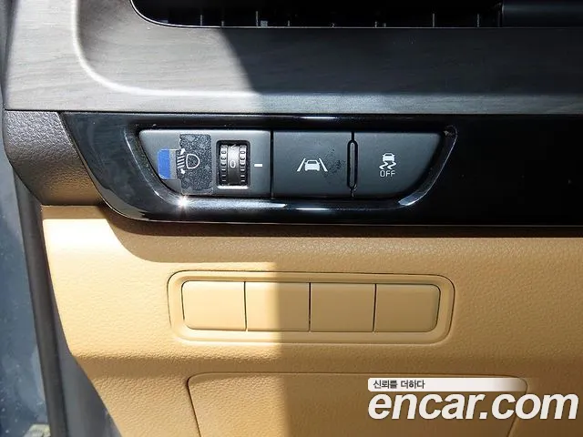 Kia Carnival Generation 4 — Фото автомобиля 12