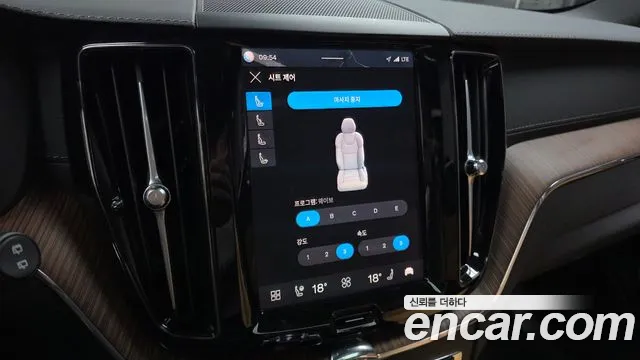 Вольво XC60 — Фото автомобиля 16