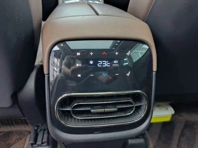 Leapmotor C11 — Фото автомобиля 10