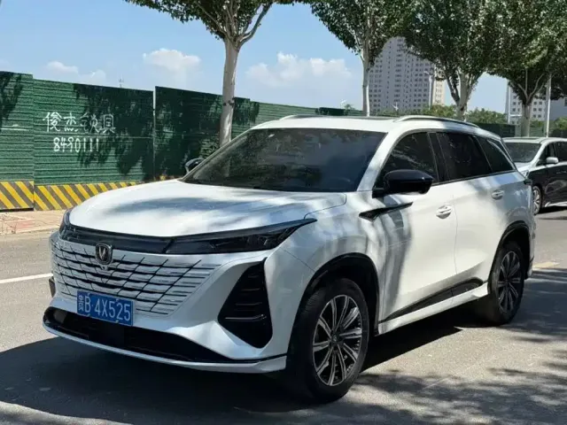 Фотография автомобиля — Changan CS75 Plus