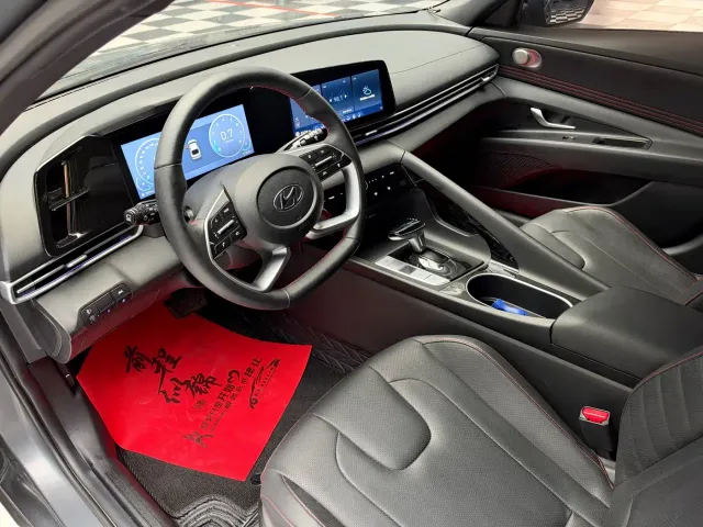 Hyundai Elantra — Фото автомобиля 6