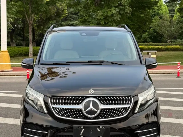 Mercedes-Benz V-Class — Фото автомобиля 2