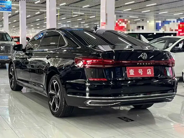 Volkswagen Passat — Фото автомобиля 6
