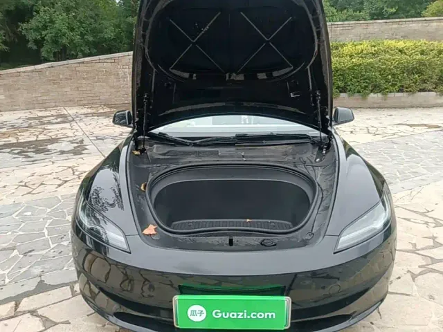 Tesla Model 3 — Фото автомобиля 19