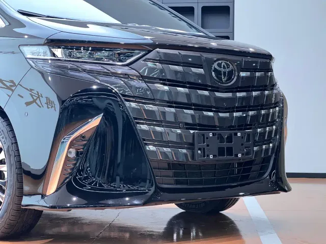 Toyota Alphard — Фото автомобиля 4