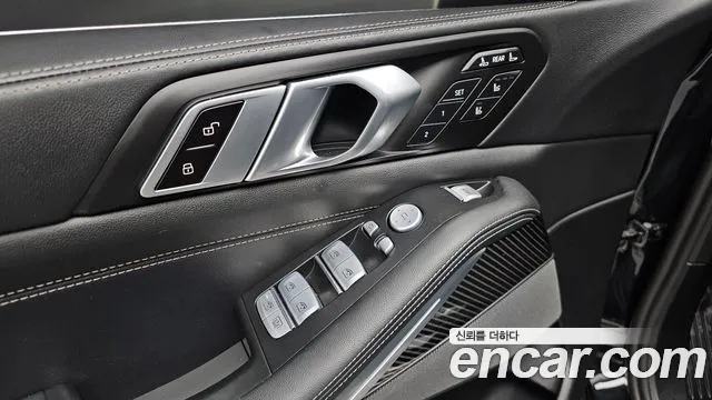 BMW X7 — Фото автомобиля 25