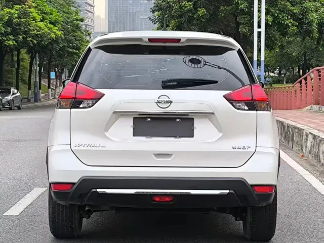 Nissan X-Trail — Фото автомобиля 7