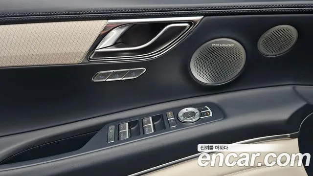 Genesis GV80 — Фото автомобиля 27