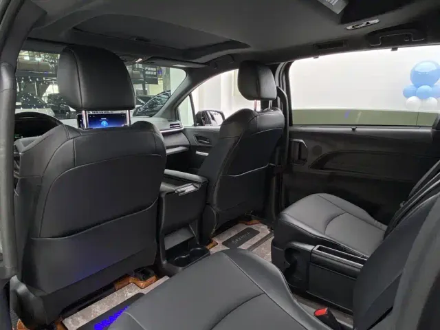 Toyota Granvia — Фото автомобиля 20