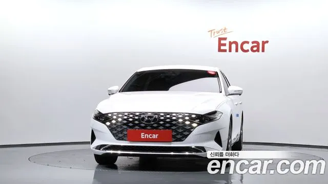 Hyundai Grandeur New — Фото автомобиля 3