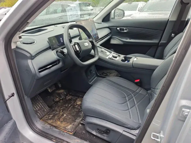 Geely Galaxy Starship 7 EM-i — Фото автомобиля 11