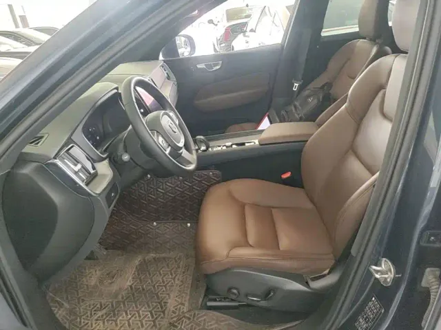 Volvo XC60 — Фото автомобиля 14