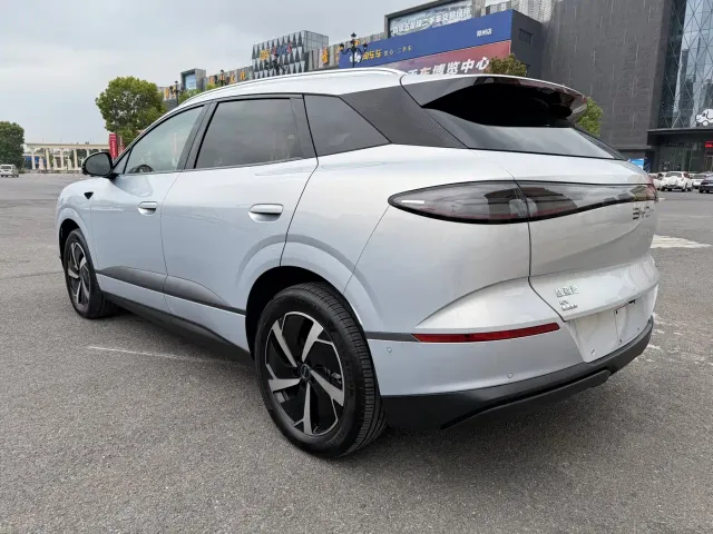 BYD Sealion 06 — Фото автомобиля 7