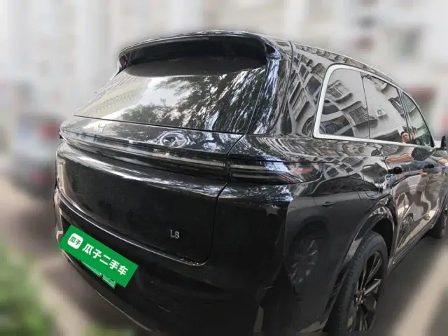 Li Auto L8 — Фото автомобиля 4
