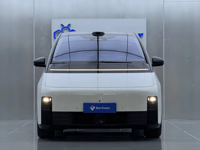 Li Auto MEGA — Фото автомобиля 2