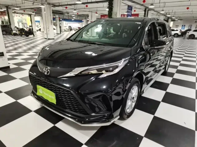 Фотография автомобиля — Toyota Granvia