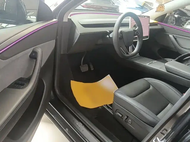 Tesla Model Y — Фото автомобиля 15