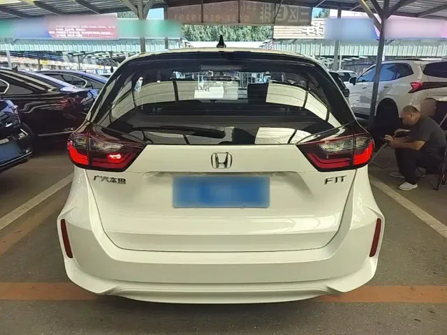 Honda Fit — Фото автомобиля 5