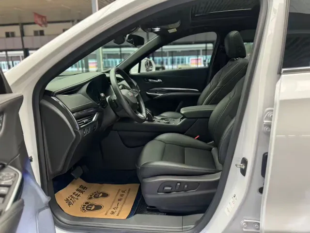 Cadillac XT4 — Фото автомобиля 8