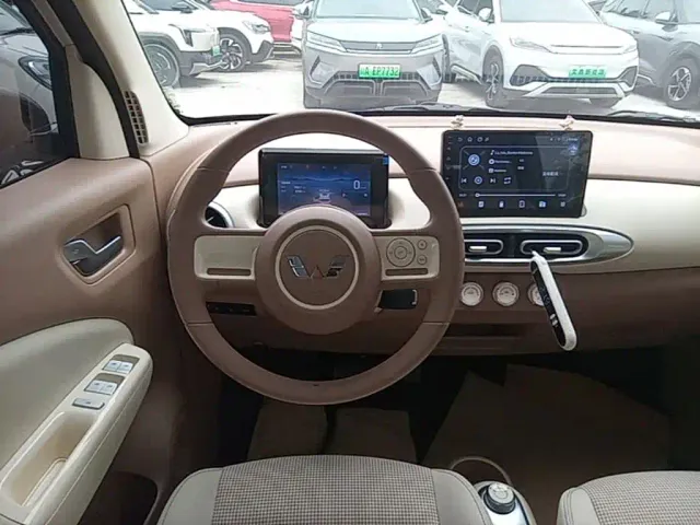 Wuling Hongguang Mini EV — Фото автомобиля 10