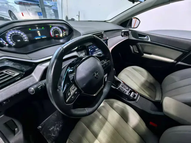 Peugeot 408 — Фото автомобиля 9