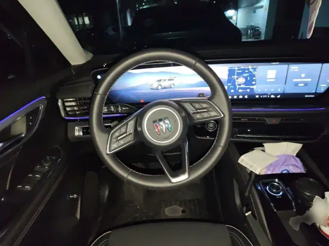 Buick Envision Plus — Фото автомобиля 11