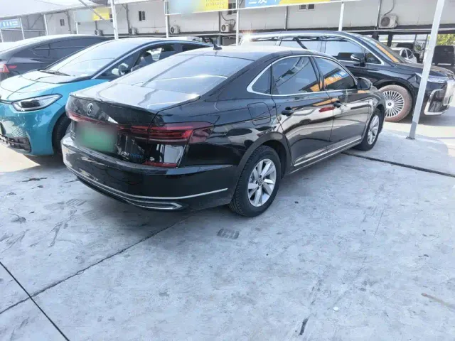 Volkswagen Passat — Фото автомобиля 6
