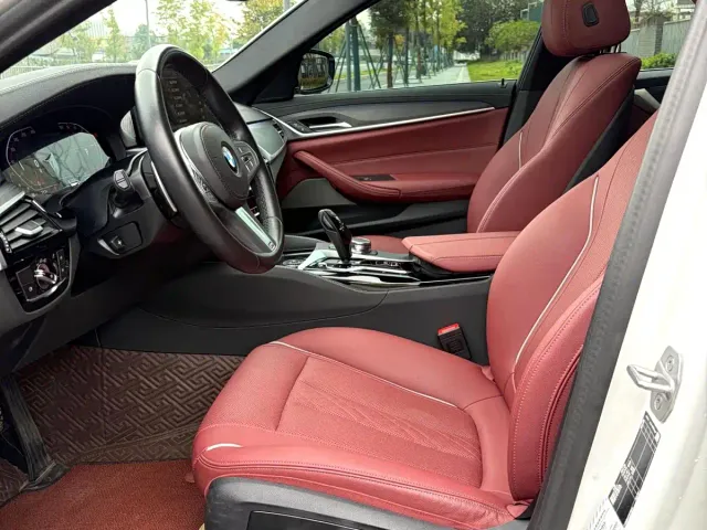 BMW 5 Series — Фото автомобиля 13