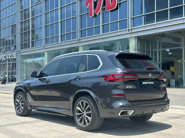 BMW X5 — Фото автомобиля 14