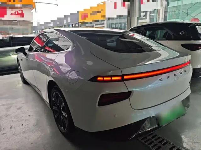 Xpeng P7 — Фото автомобиля 4