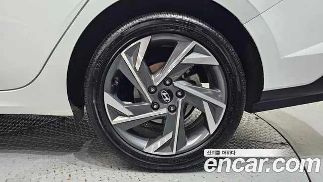 Hyundai Avante CN7 — Фото автомобиля 20