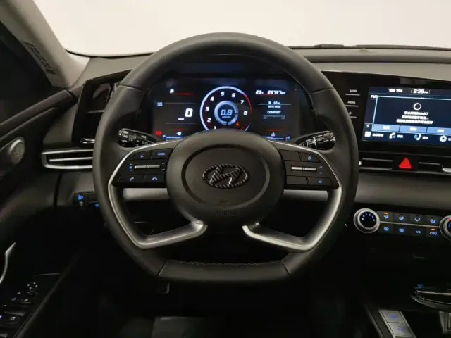 Hyundai Elantra — Фото автомобиля 11