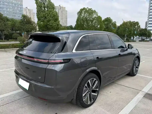 Li Auto L7 — Фото автомобиля 8