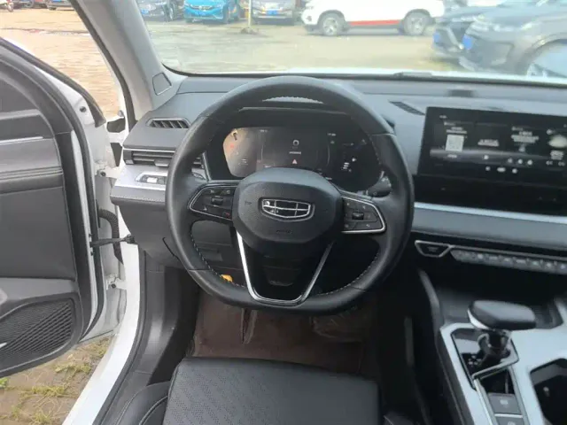 Geely Xingrui — Фото автомобиля 10