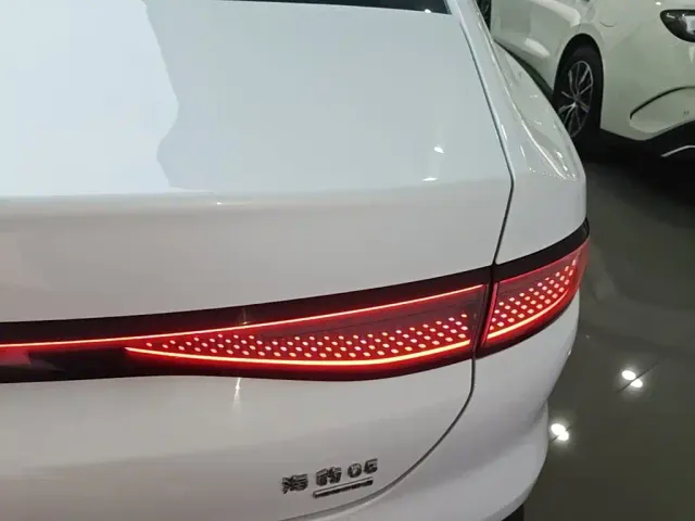 BYD Seal 05 DM-i — Фото автомобиля 7