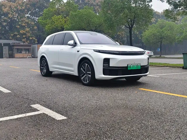 Li Auto L7 — Фото автомобиля 3