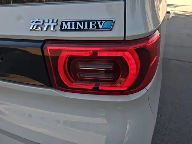 Wuling Hongguang Mini EV — Фото автомобиля 7