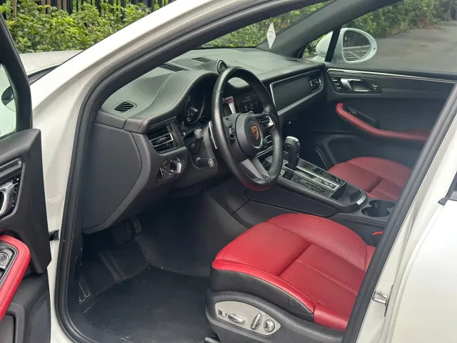 Porsche Macan — Фото автомобиля 9