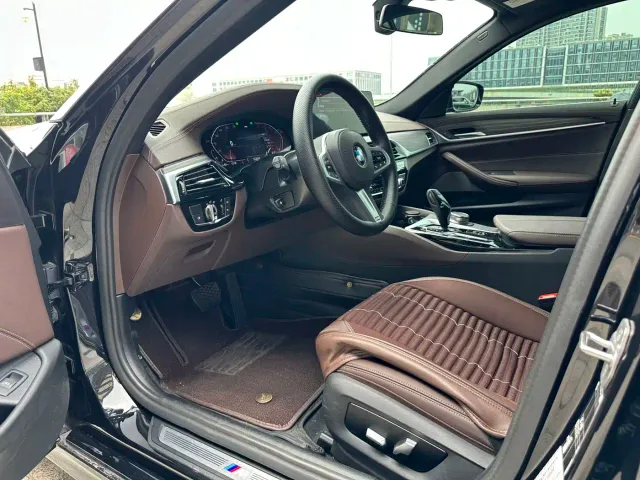 BMW 5 Series — Фото автомобиля 9