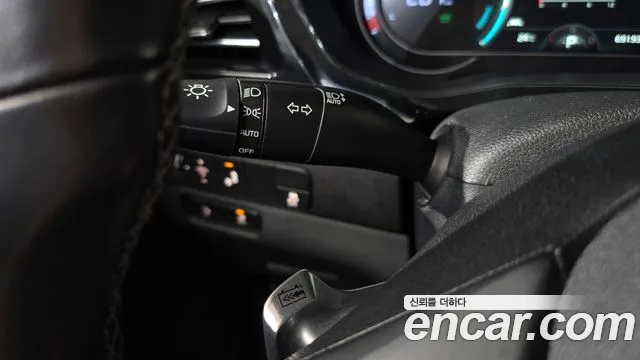 Kia Niro — Фото автомобиля 26