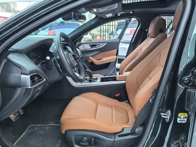 Jaguar XEL — Фото автомобиля 5