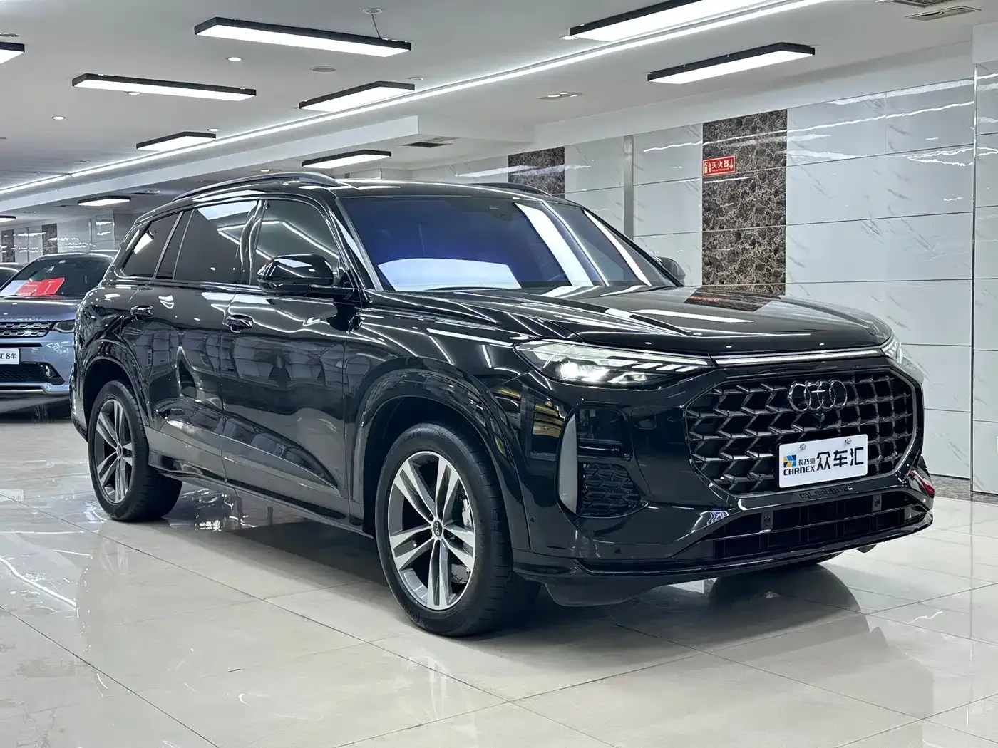 Audi Audi Q6 2024 50 TFSI quattro Xing Yun Flying Rider Package 6-seater — Фото автомобиля 2