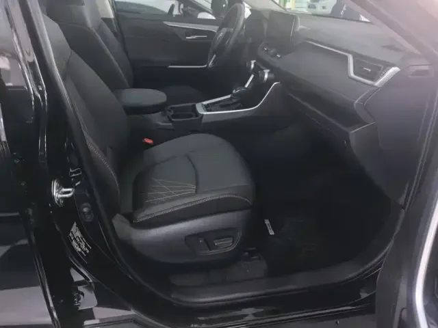 Toyota RAV4 — Фото автомобиля 8