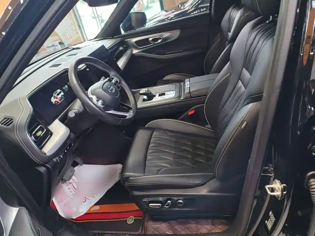 GAC Trumpchi GS8 — Фото автомобиля 14