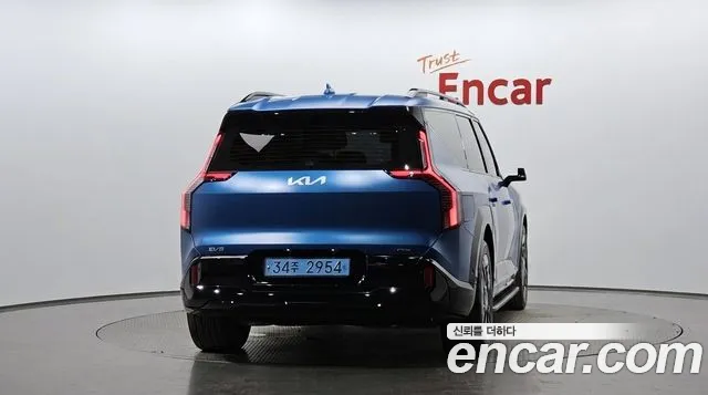 Kia EV9 — Фото автомобиля 4