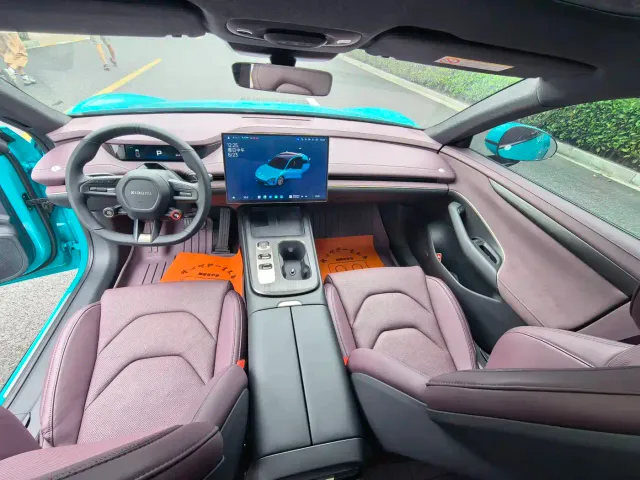 Xiaomi SU7 — Фото автомобиля 12