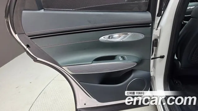 Genesis GV70 — Фото автомобиля 14