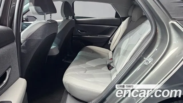 Hyundai AVANTE Avante (CN7) — Фото автомобиля 12