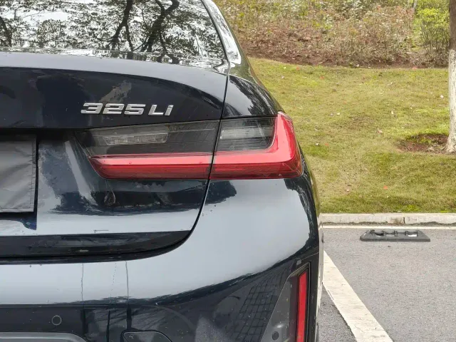BMW 3 Series — Фото автомобиля 8